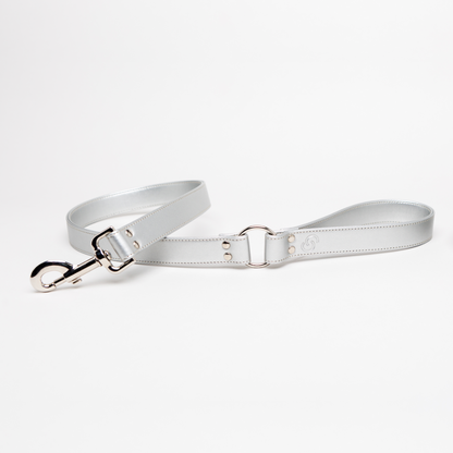 Silver apple leather dog lead Skylos Collective apple leather lead, handmade by atelier in England