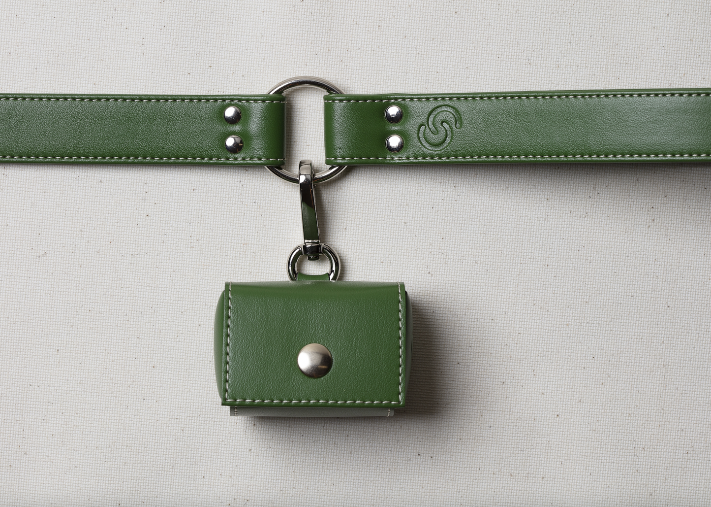 Green apple leather lead