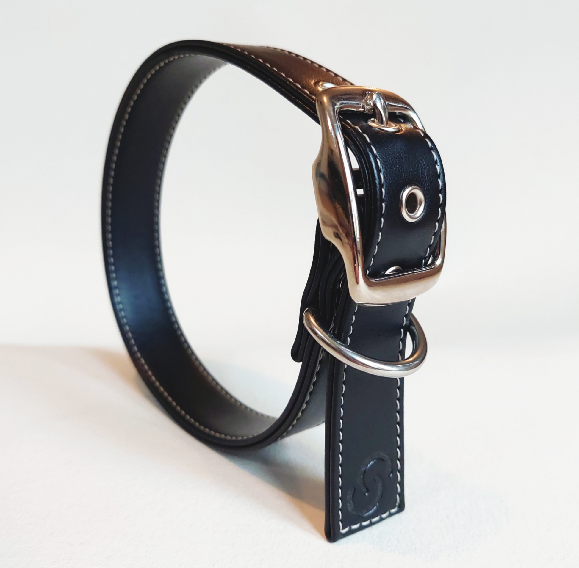 Classic black vegan apple leather dog collar. Made with vegan apple leather - small medium large extra large